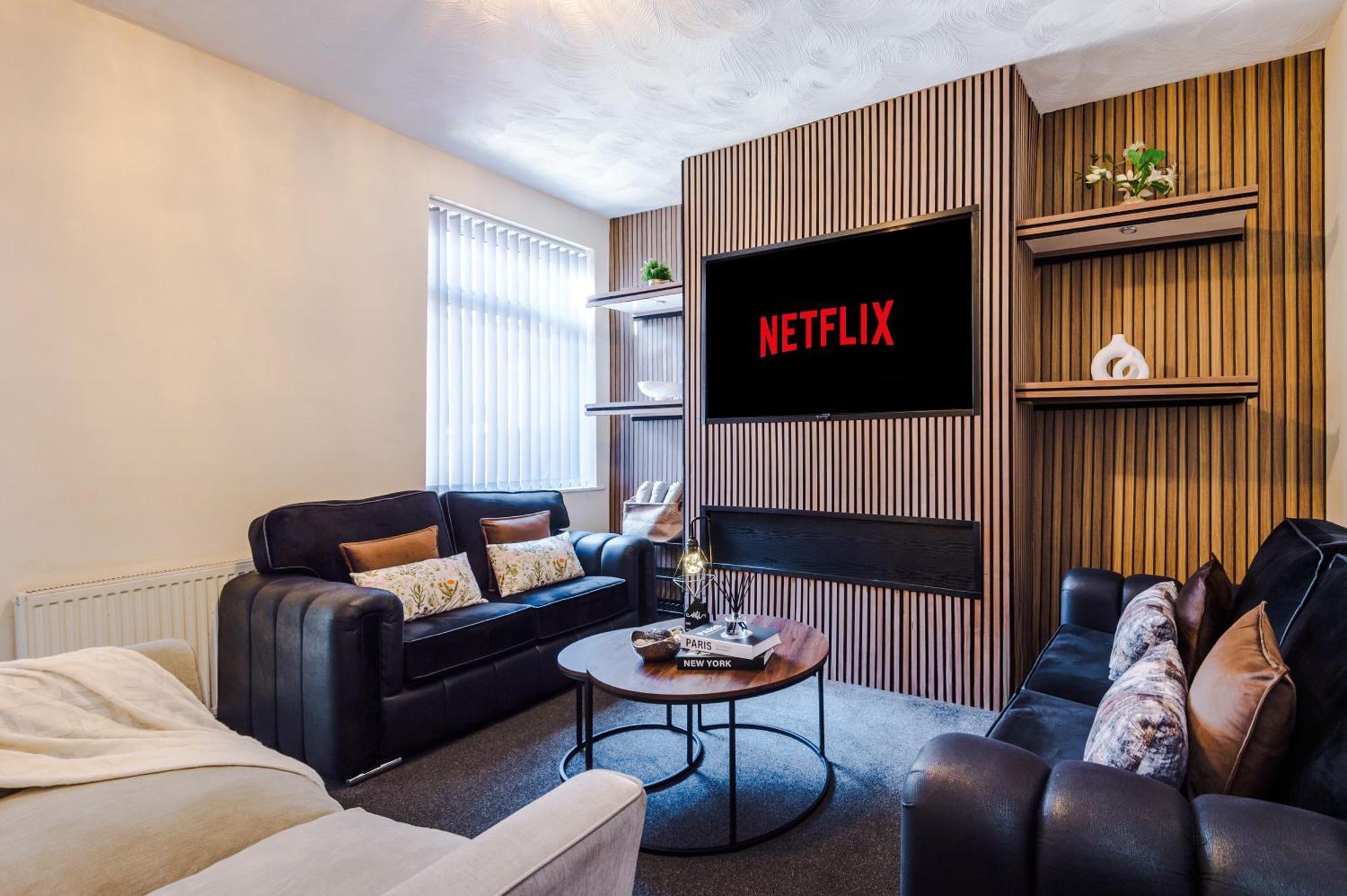 Stylish 3Br Family Home Near Coop Live And Etihad Stadium - Free Parking! — Photos 3
